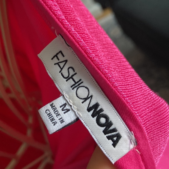 Midi Ruched Barbie pink dress ⭐️ SALE LIMITED TIME - Picture 5 of 8